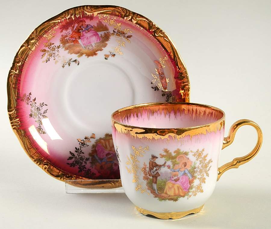 KU2 Red Flat Cup & Saucer Set by Kunst-1