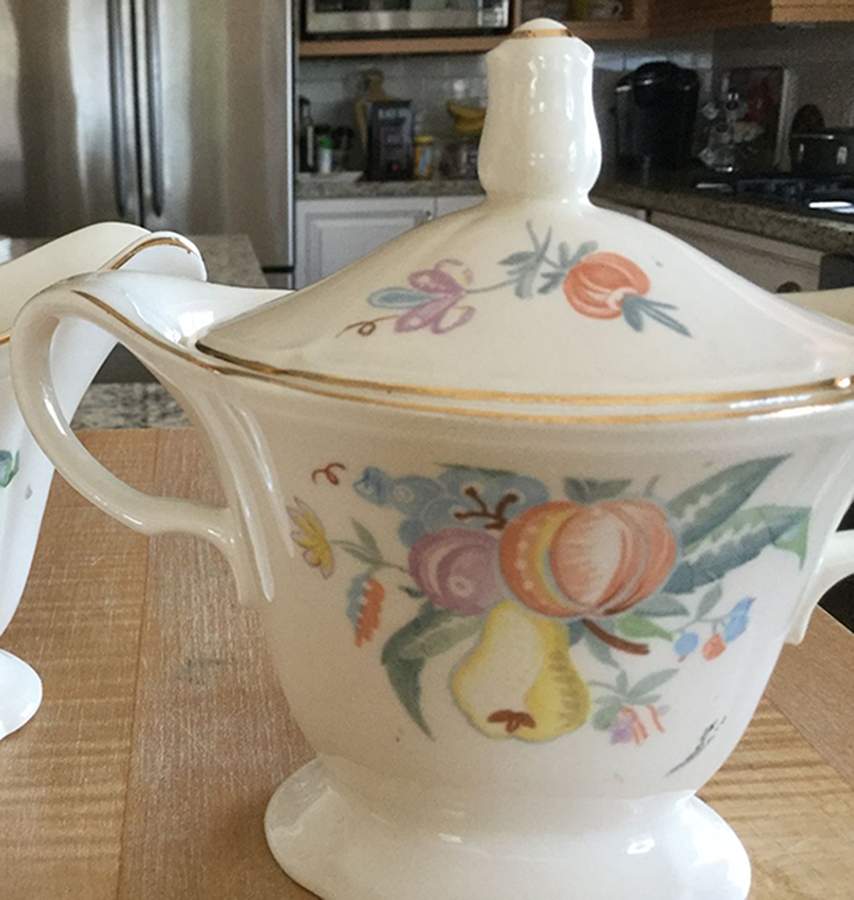 KNO1306 Sugar Bowl & Lid by Edwin Knowles-1