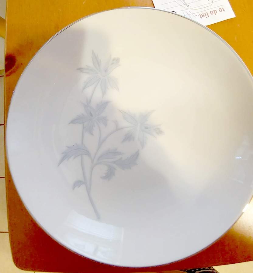 KIE3 Dinner Plate by King Rose-1