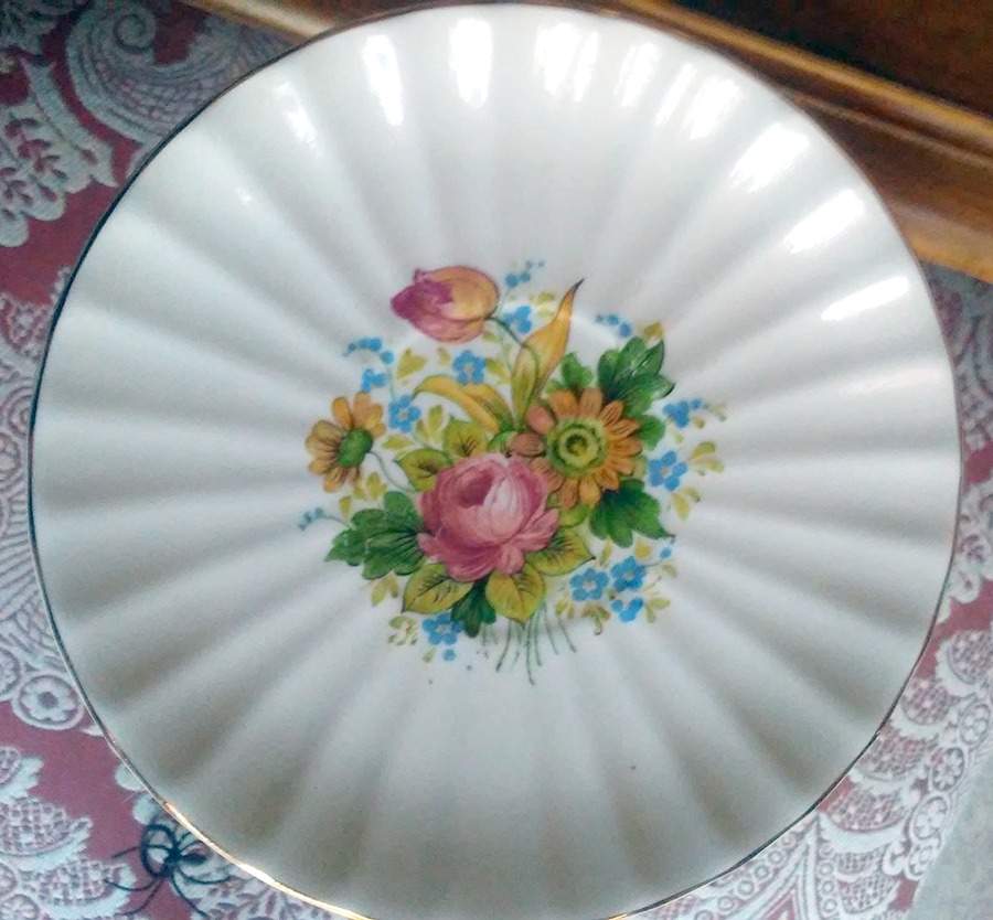 KNO1307 Saucer by Edwin Knowles-1