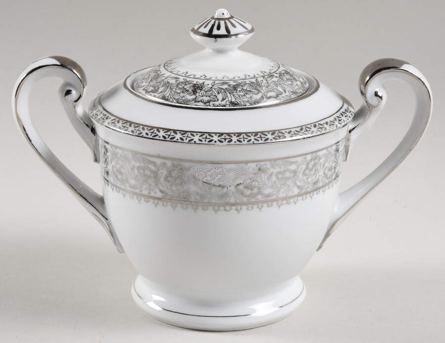 KUT404 Sugar Bowl & Lid by Kutani-1