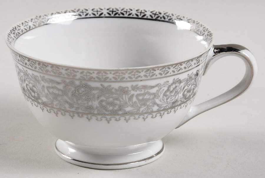 KUT404 Footed Cup by Kutani-1