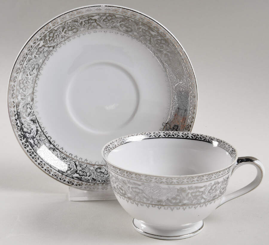 KUT404 Footed Cup & Saucer Set by Kutani-1