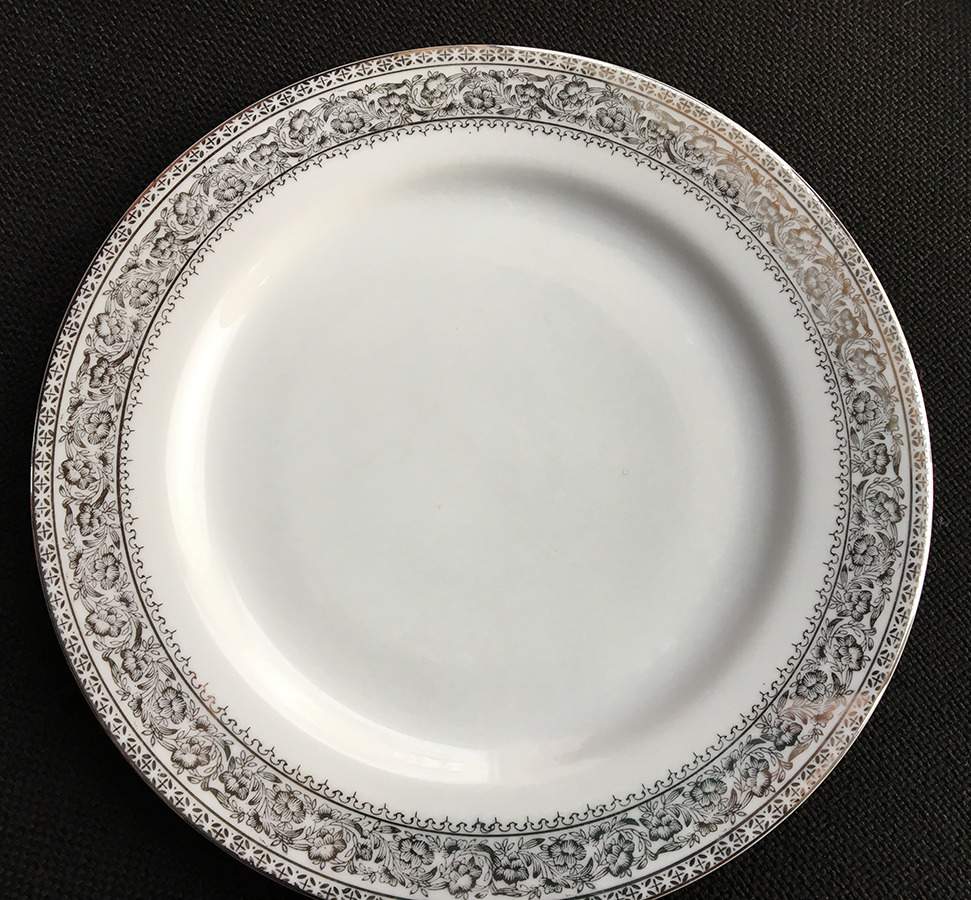 KUT404 Dinner Plate by Kutani-1
