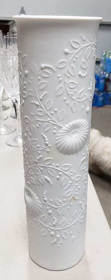 554 11" Vase by Kaiser-1