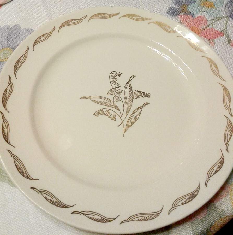 Lorraine Dinner Plate by Edwin Knowles-1