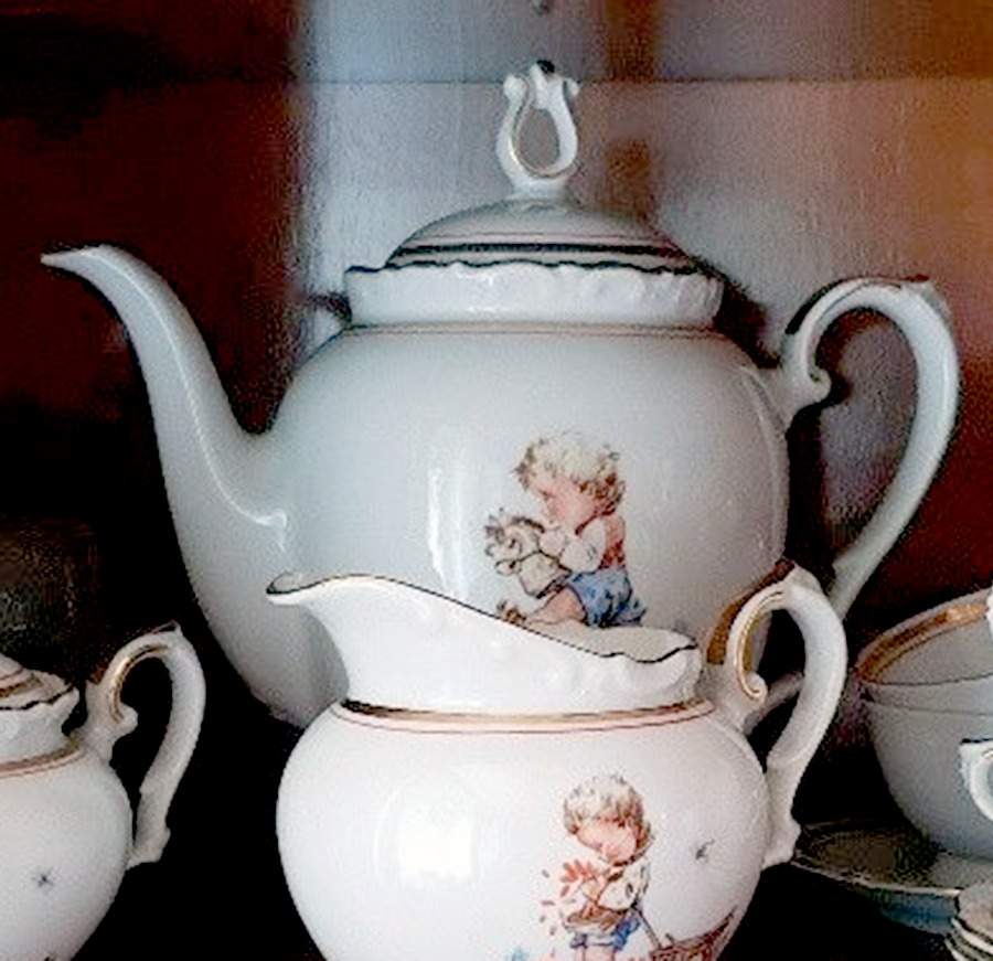 KHL138 Teapot & Lid by Kahla-1