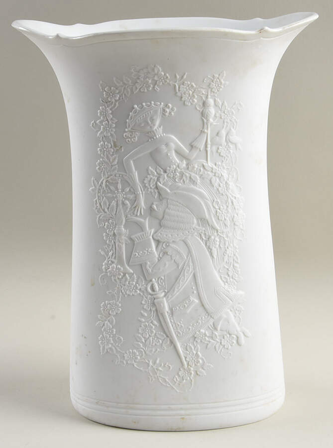 Cavalier 11" Vase by Kaiser-1