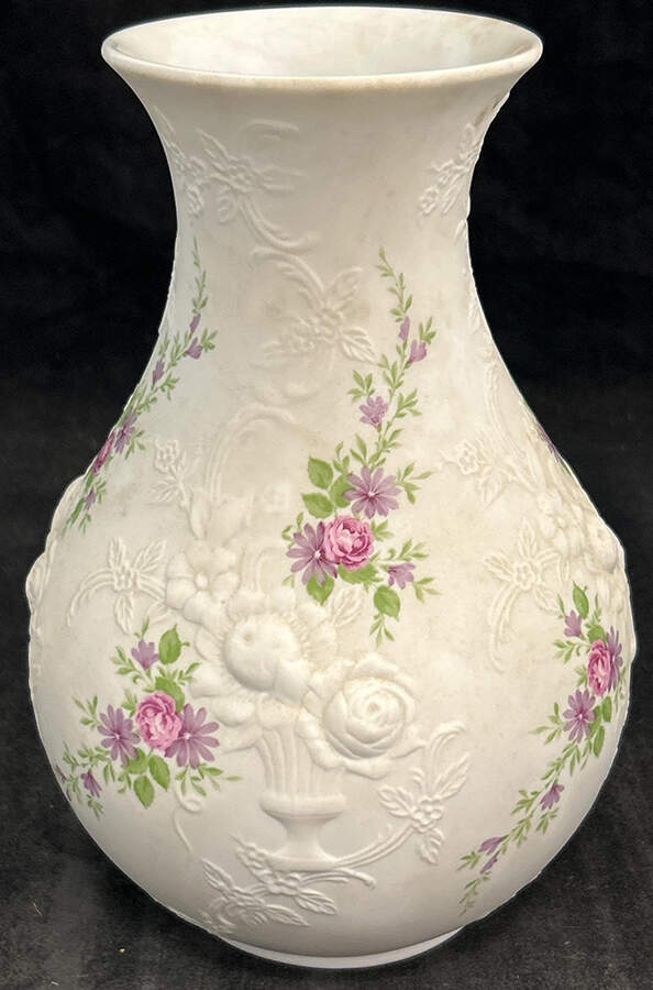 Monaco 9" Vase by Kaiser-1