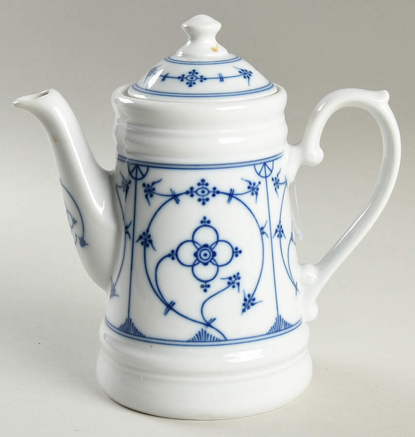 Strawflower Coffee Pot & Lid by Kronester-1