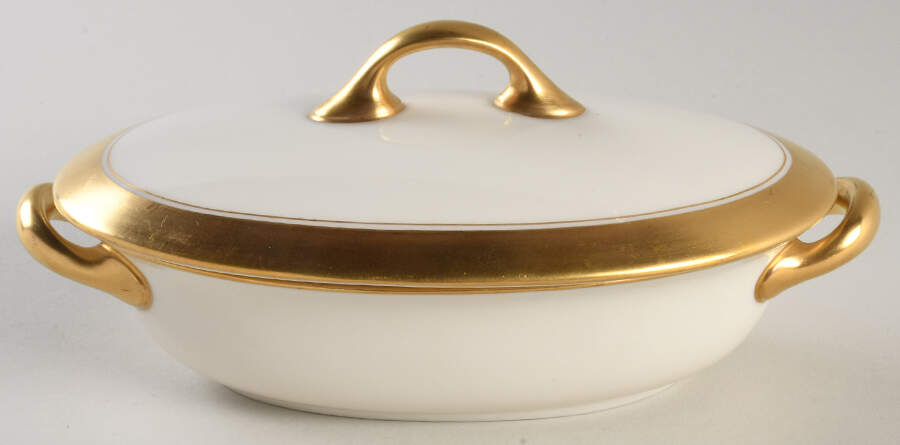 86 1-2 Chop Dish & Cover by Lenox-1