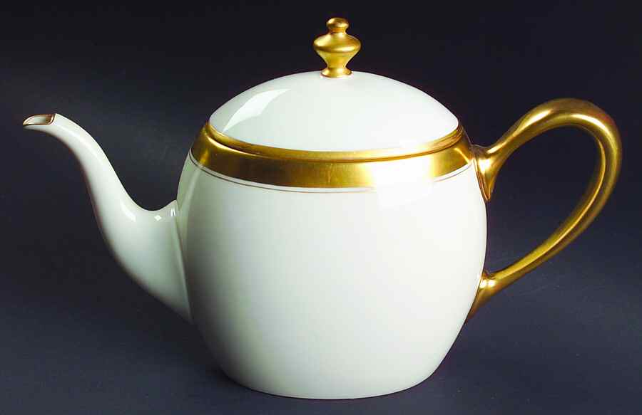 86 1-2 Teapot & Lid by Lenox-1