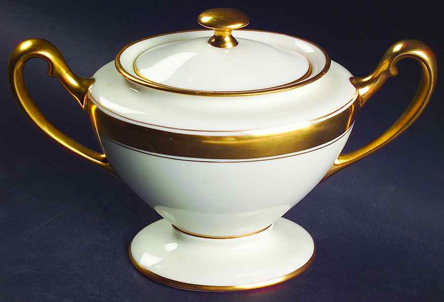 86 1-2 Sugar Bowl & Lid by Lenox-1