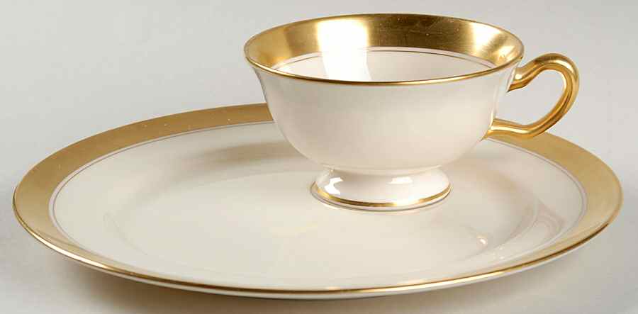 86 1-2 Snack Plate & Cup Set by Lenox-1