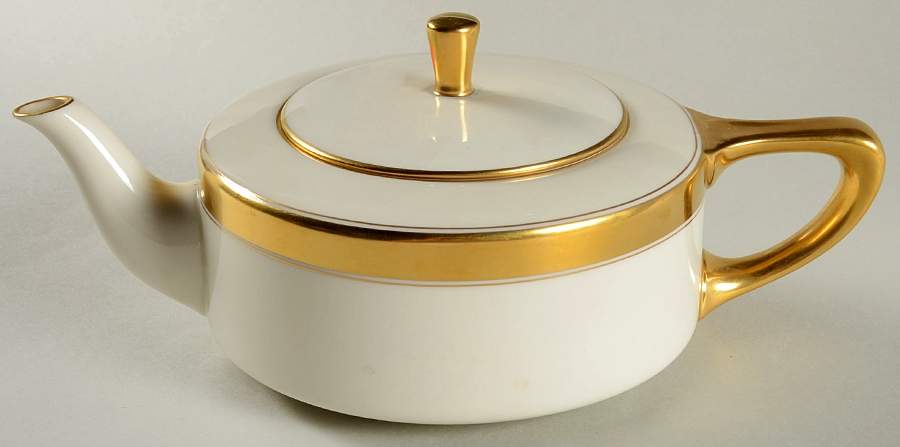 86 1-2 Teapot & Lid by Lenox-1