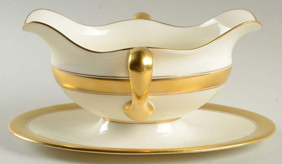 86 1-2 Gravy Boat with Attached Underplate by Lenox-1
