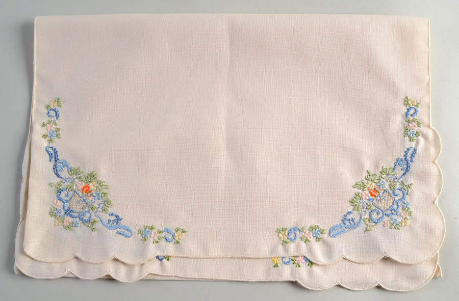 Autumn (Newer, Gold Backstamp) 14" x 36" Cloth Table Runner by Lenox-1