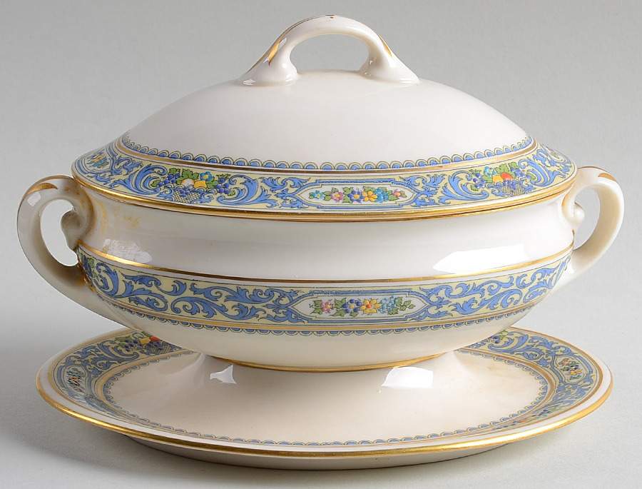 The Autumn (Black Or Green Stamp) Sauce Boat with Attached Underplate & Lid by Lenox-1