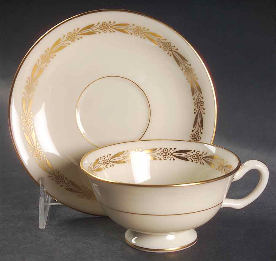 Barclay (Cream) Sugar Bowl & Lid by Lenox-1