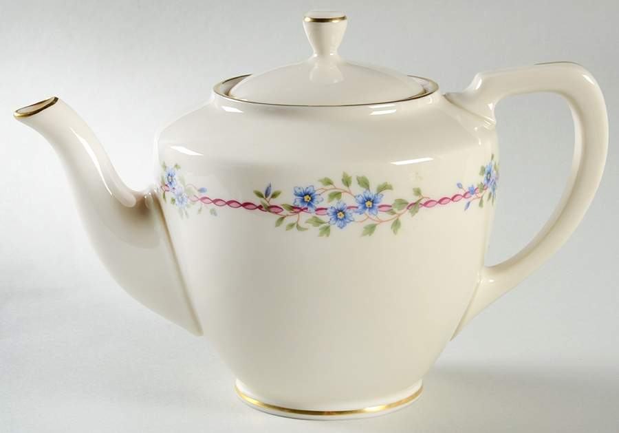 Belvidere Shape 1961 Teapot & Lid by Lenox-1