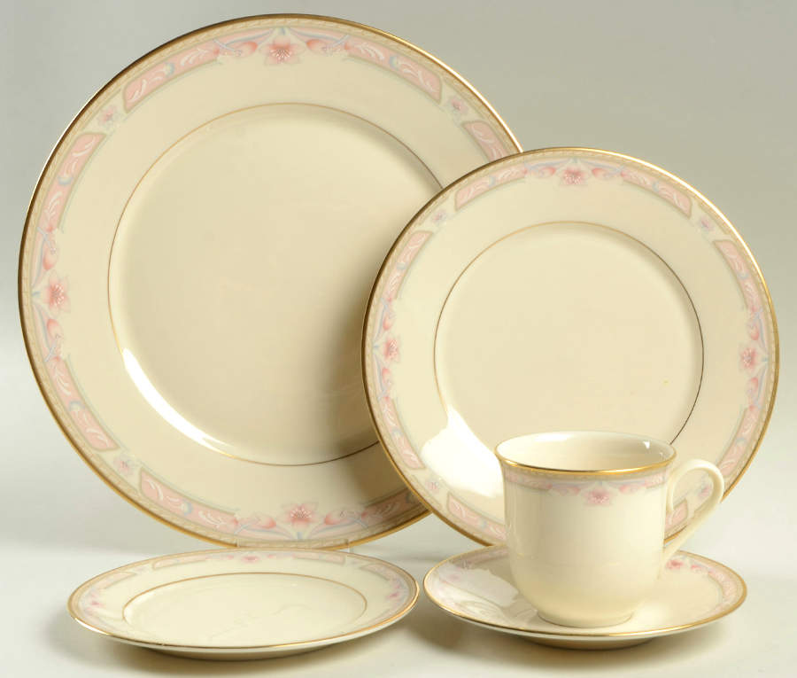 Bellaire (Newer) 40 Piece Estate Set by Lenox-1