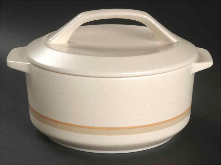 Brushwork Beige 1.25 Qt Round Covered Casserole by Lenox-1