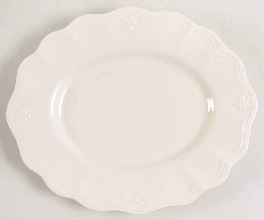 Casual Elegance Underplate for Gravy Boat by Lenox-1