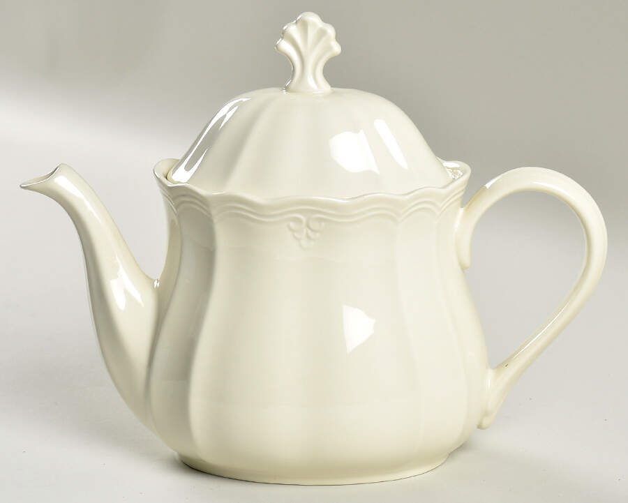 Casual Elegance Teapot & Lid by Lenox-1