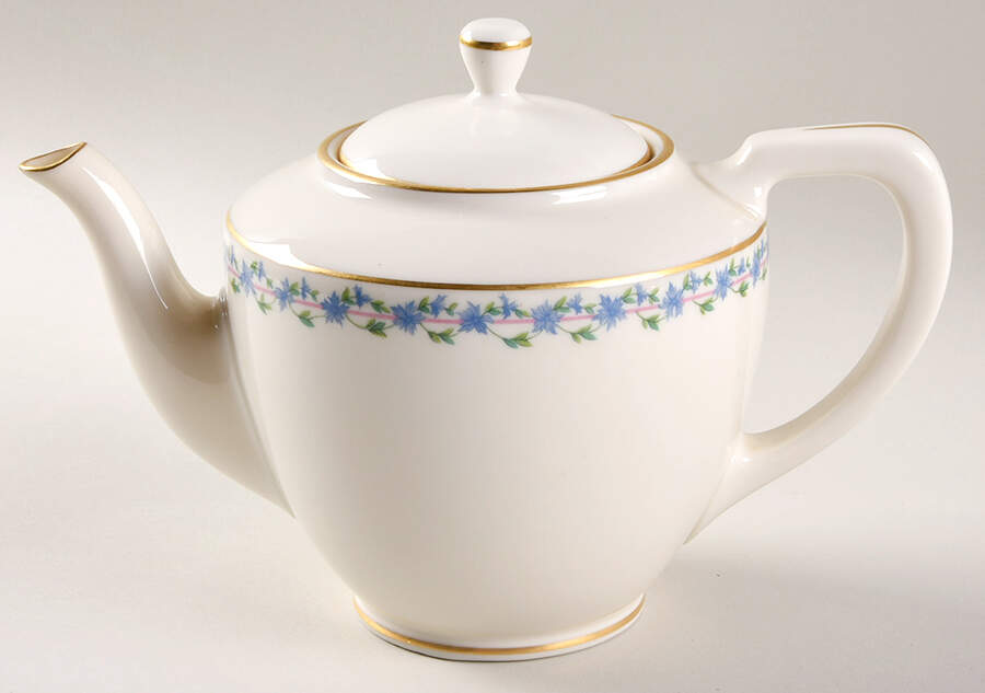 Caprice Shape 1961 Teapot & Lid by Lenox-1