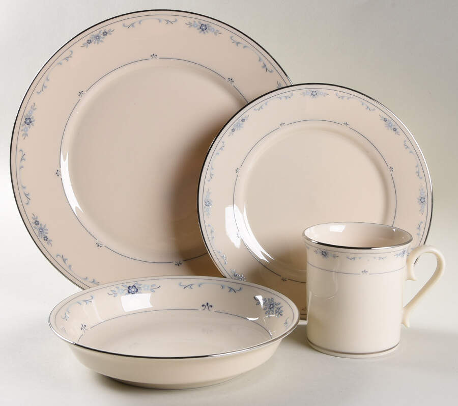 Carolina (Blue Flowers) 32 Piece Estate Set by Lenox-1