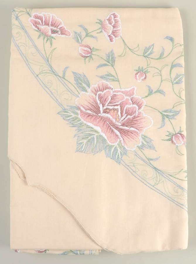 Charleston 65" X 86" Oval Tablecloth by Lenox-1