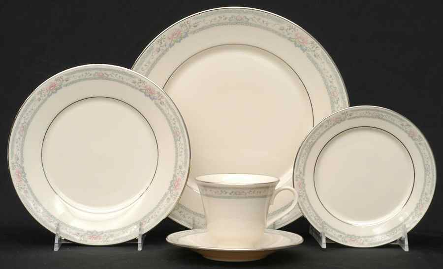 Charleston 5 Piece Place Setting by Lenox-1