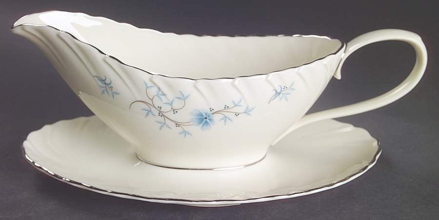 Chanson Gravy Boat with Attached Underplate by Lenox-1