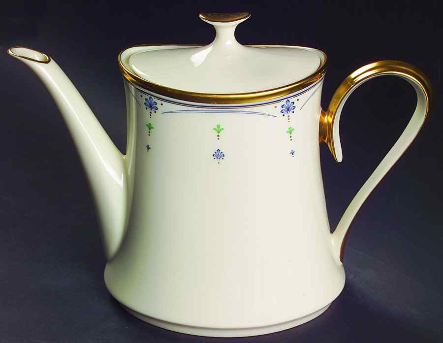 Chateau Tea/Coffee Pot & Lid by Lenox-1