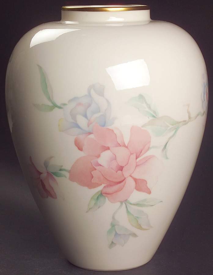 Chatsworth Collection 9" Vase by Lenox-1