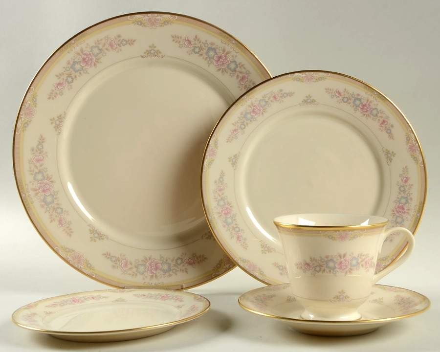 Chesapeake 40 Piece Estate Set by Lenox-1