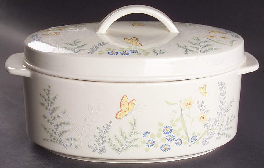 Cinderella (Newer, Platinum Trim) 2 Qt Oval Oven To Table Covered Casserole by Lenox-1