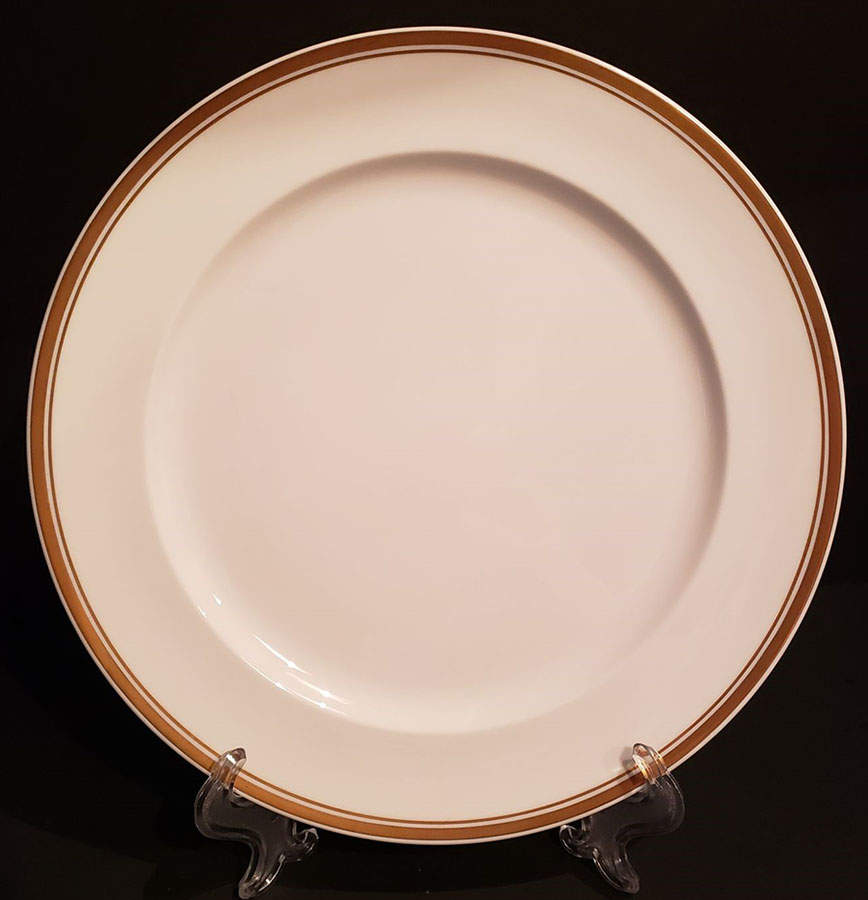 Classic Gold Dinner Plate by Lenox-1