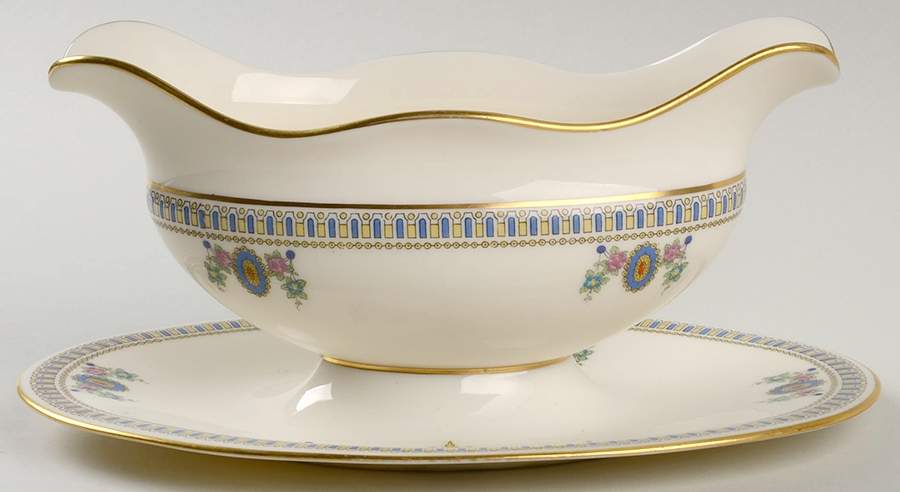 Colonial Gravy Boat with Attached Underplate by Lenox-1