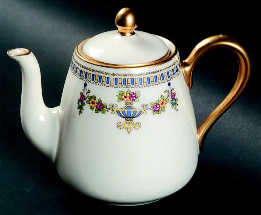 Colonial Shape 934 Breakfast Teapot & Lid by Lenox-1