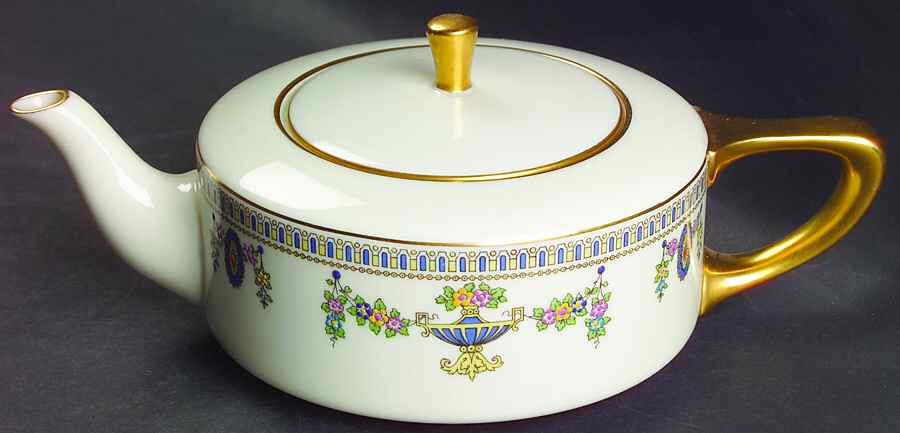 Colonial Shape 1690 Teapot & Lid by Lenox-1