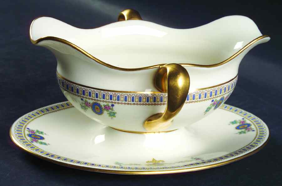 Colonial Gravy Boat with Attached Underplate by Lenox-1