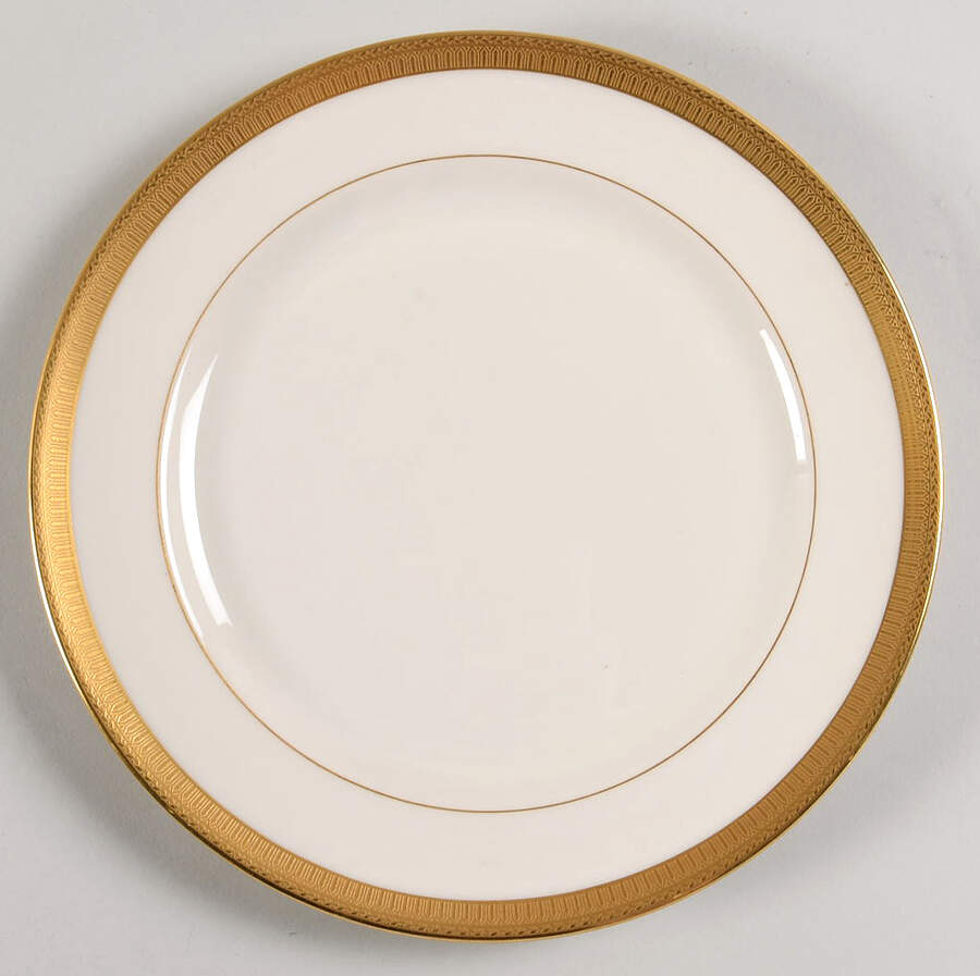 Countess Luncheon Plate by Lenox-1