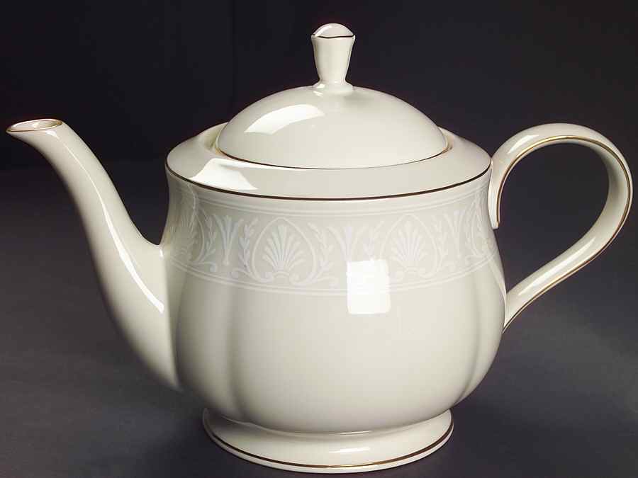 Courtyard Gold Teapot & Lid by Lenox-1