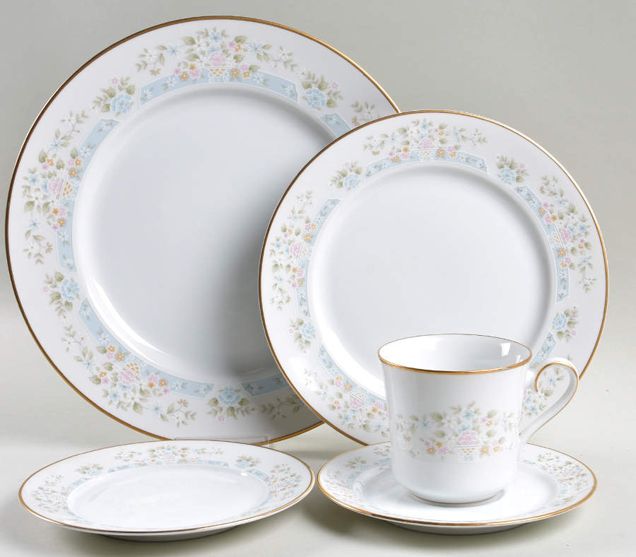 Daisy Basket 5 Piece Place Setting by Lenox-1