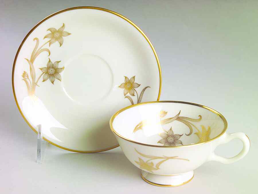 Daybreak Footed Cup & Saucer Set by Lenox-1