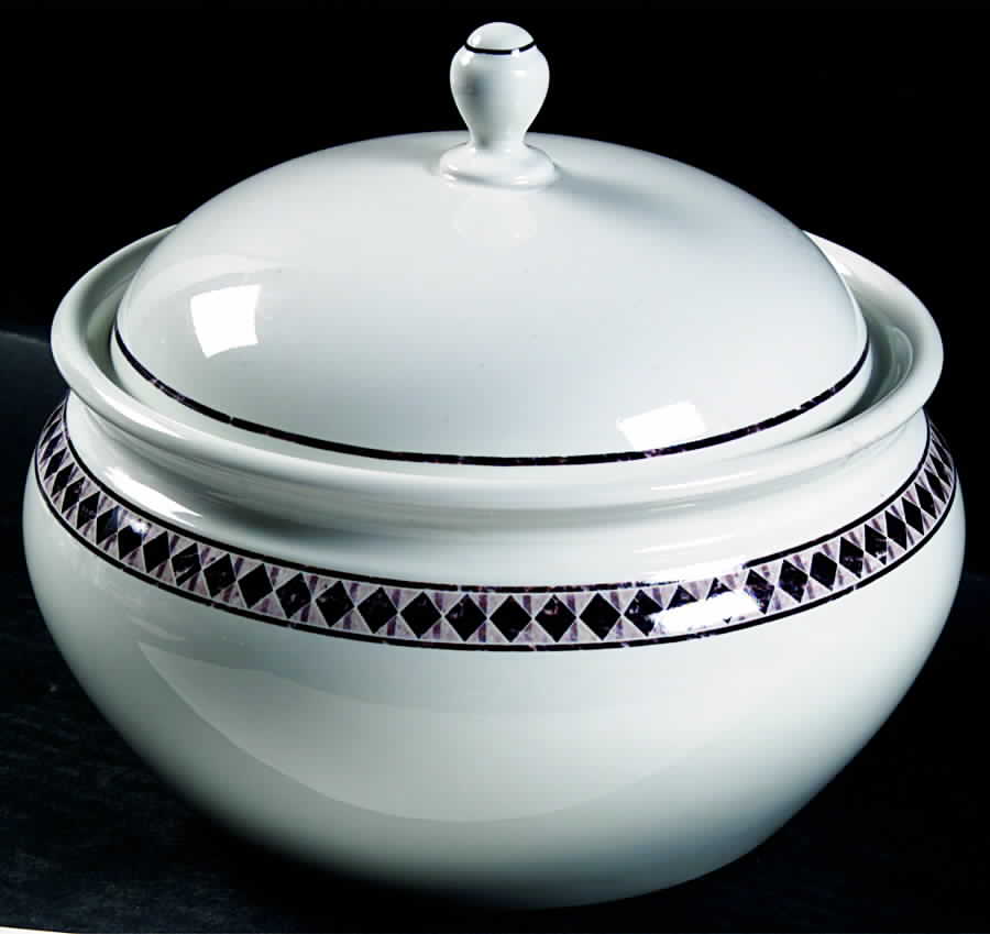 Diamond Ring 2.5 Qt Round Covered Casserole by Lenox-1