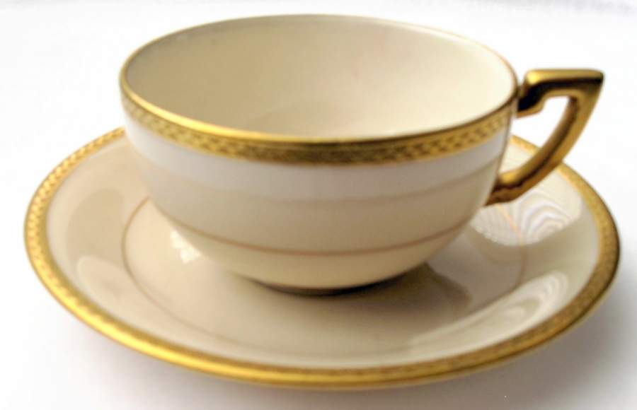 E81 Off White Flat Cup & Saucer Set by Lenox-1