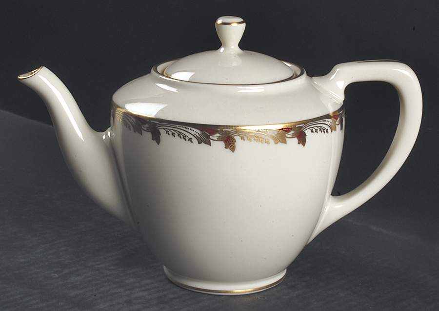 Essex Maroon (Smooth) Shape 1961 Teapot & Lid by Lenox-1