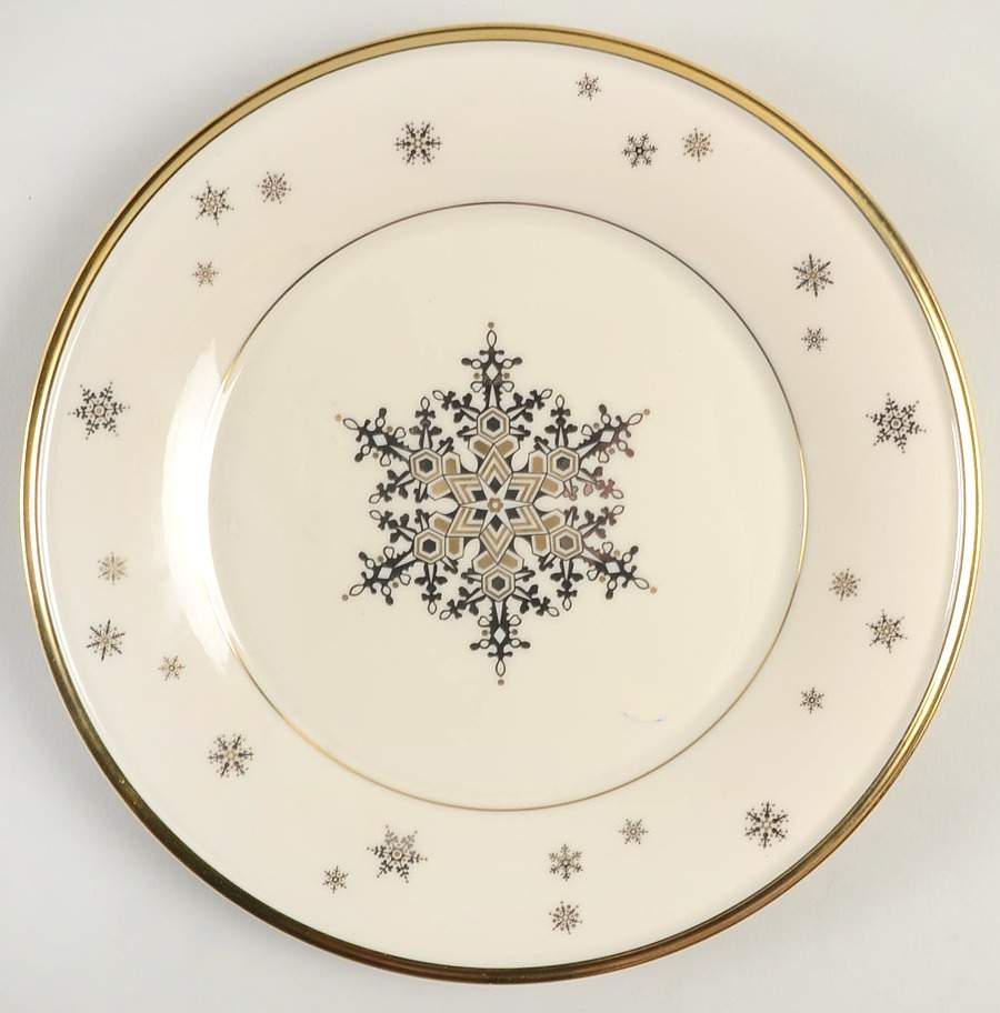 Eternal Christmas Accent Luncheon Plate by Lenox-1